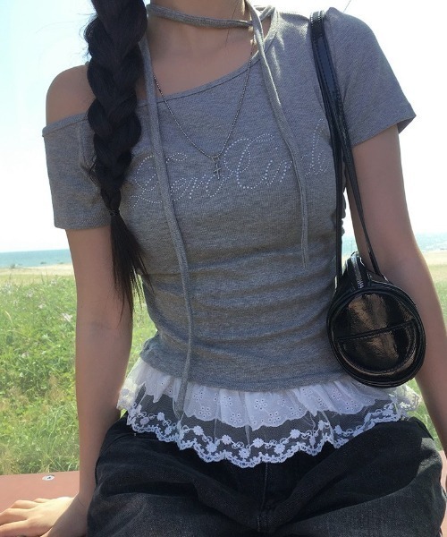 プラダ　両肩前身ごろシャーリング　グレー フリル付きTシャツ 半袖 シャツ襟 フレア袖 とろみ ブラウス Liala×PG 全3色｜lpg831