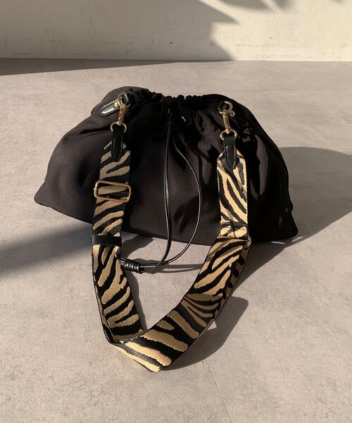 DouDou（ドゥドゥ）の「【WEB限定】ドロストショルダー（ショルダーバッグ・レディース・ブラウン/ブラック・FREE）」の9枚目の写真