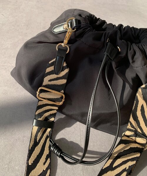 DouDou（ドゥドゥ）の「【WEB限定】ドロストショルダー（ショルダーバッグ・レディース・ブラウン/ブラック・FREE）」の10枚目の写真