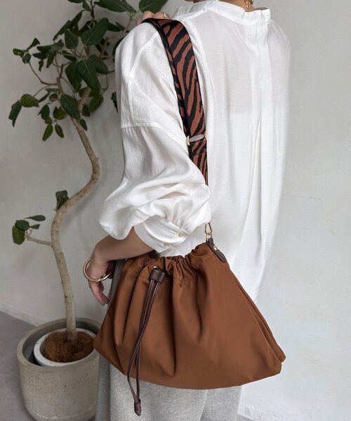 DouDou（ドゥドゥ）の「【WEB限定】ドロストショルダー（ショルダーバッグ・レディース・ブラウン/ブラック・FREE）」の20枚目の写真