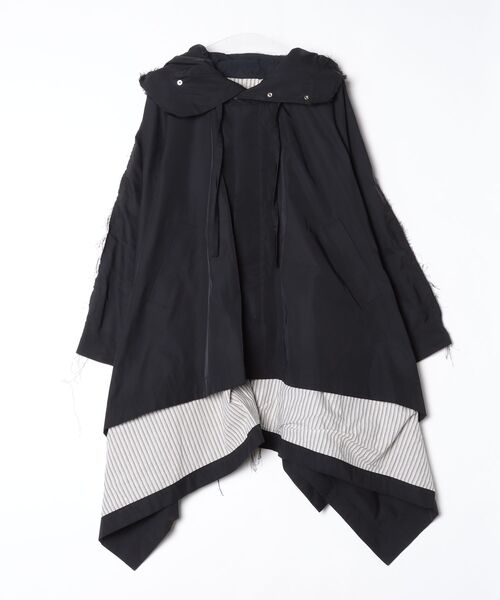 my beautiful landlet(マイビューティフルランドレット)の「【my beautiful landlet】 POLYESTER YARN DYED GABARDINE PONCHO(ポンチョ・メンズ・ネイビー/ブラック/カーキ・0/1)」の1枚目の写真
