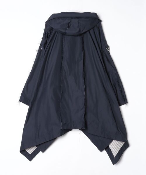 my beautiful landlet(マイビューティフルランドレット)の「【my beautiful landlet】 POLYESTER YARN DYED GABARDINE PONCHO(ポンチョ・メンズ・ネイビー/ブラック/カーキ・0/1)」の10枚目の写真