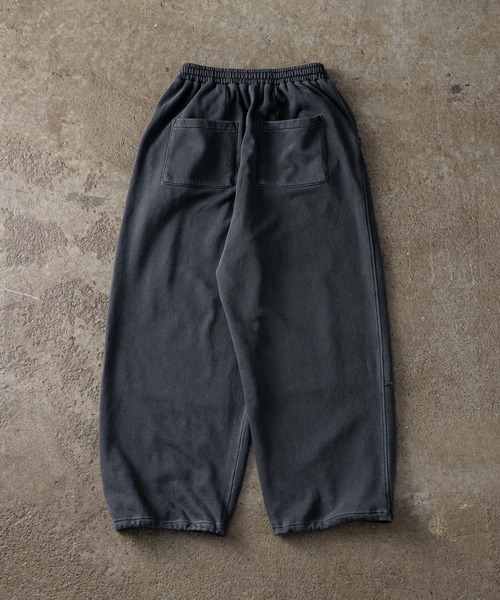 ADAMASTE(アダマスト)の「pigment double knee sweat pants - ピグメントダブルニースウェットパンツ【セットアップ可能】(スウェットパンツ・メンズ・ダークグレー/ライトグレー/レッド・MEDIUM/LARGE)」の12枚目の写真