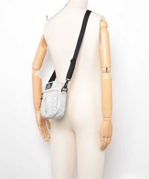 GREGORY（グレゴリー）の「グレゴリー GREGORY クイックポケットMスノーレオパード（ボディバッグ/ウエストポーチ・メンズ・その他・ONE SIZE）」の4枚目の写真