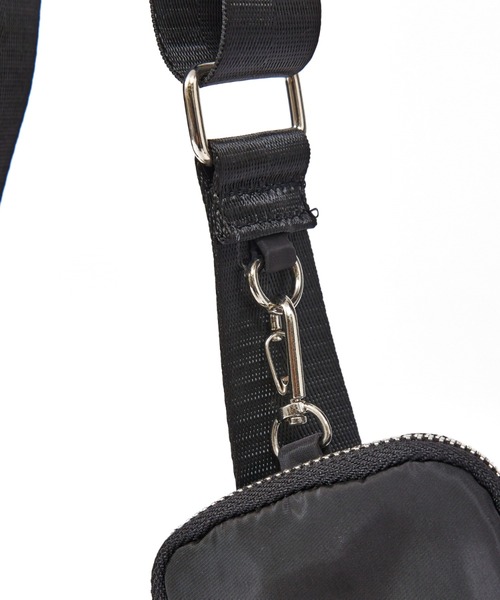 cheek(BAG)(チーク)の「【cheek】square shoulder ハーフムーン風 スクエア ナイロン ショルダーバッグ(ショルダーバッグ・レディース・パープル/オフホワイト/ブラック・フリー)」の11枚目の写真