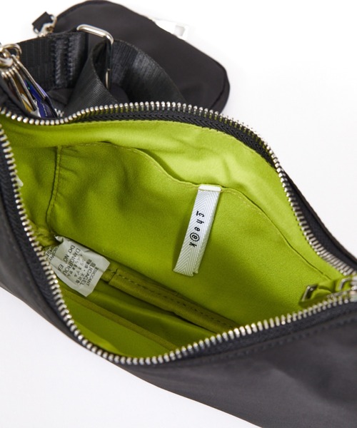 cheek(BAG)(チーク)の「【cheek】square shoulder ハーフムーン風 スクエア ナイロン ショルダーバッグ(ショルダーバッグ・レディース・パープル/オフホワイト/ブラック・フリー)」の13枚目の写真