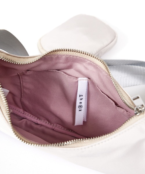 cheek(BAG)(チーク)の「【cheek】square shoulder ハーフムーン風 スクエア ナイロン ショルダーバッグ(ショルダーバッグ・レディース・パープル/オフホワイト/ブラック・フリー)」の18枚目の写真