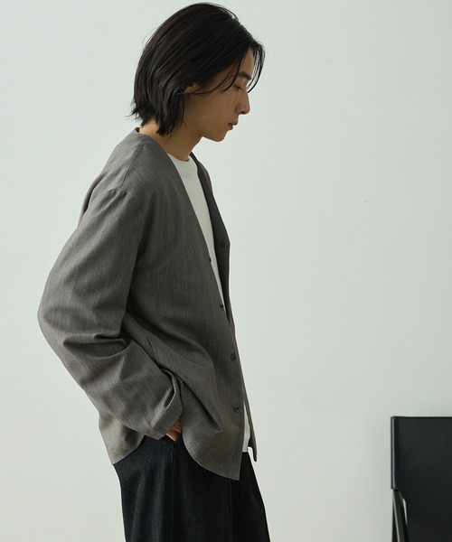 EMMA CLOTHES（エマクローズ）の「【セットアップ対応】TRストレッチツイル スーツ地 Ｖネックカーディガン（カーディガン/ボレロ・メンズ・ミックスグレー/ブラック/ダークグレー・L/M/S）」の12枚目の写真