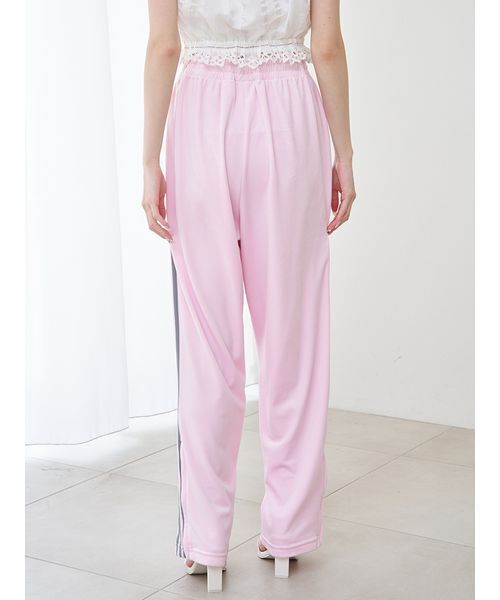 SNIDEL（スナイデル）の「【adidas Originals】FB TP VELOUR/ファイヤーバードトラックパンツベロア（その他パンツ・レディース・ピンク・XS/M）」の4枚目の写真