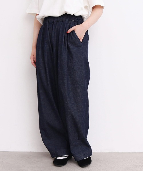 l'atelier du savon（アトリエドサボン）の「_たっぷりタックデニムパンツ（デニムパンツ・レディース・ネイビー・FREE）」の15枚目の写真