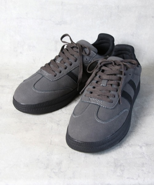 ８(eight)（エイト）の「2本ラインレトロスニーカー（スニーカー・メンズ・ブラック/グレー/カーキ・25.0cm/25.5cm/26.0cm/26.5cm/27.0cm/28.0cm）」の2枚目の写真