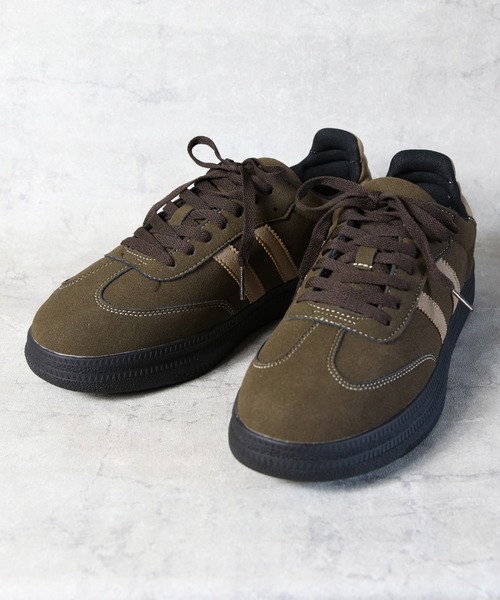 ８(eight)（エイト）の「2本ラインレトロスニーカー（スニーカー・メンズ・ブラック/グレー/カーキ・25.0cm/25.5cm/26.0cm/26.5cm/27.0cm/28.0cm）」の3枚目の写真