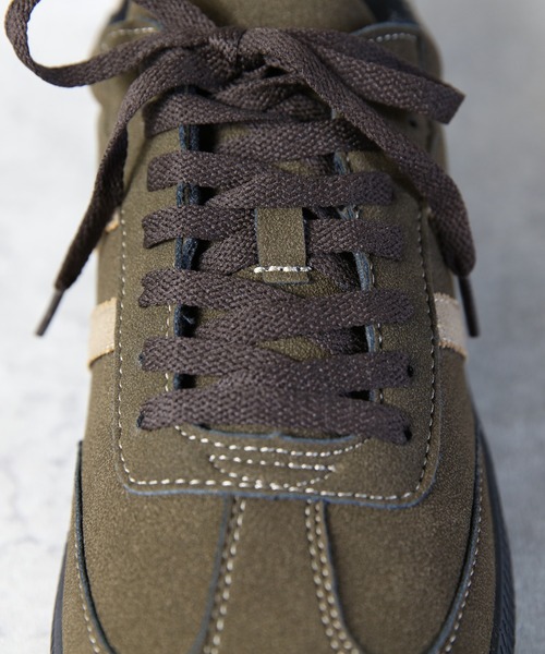 ８(eight)（エイト）の「2本ラインレトロスニーカー（スニーカー・メンズ・ブラック/グレー/カーキ・25.0cm/25.5cm/26.0cm/26.5cm/27.0cm/28.0cm）」の11枚目の写真