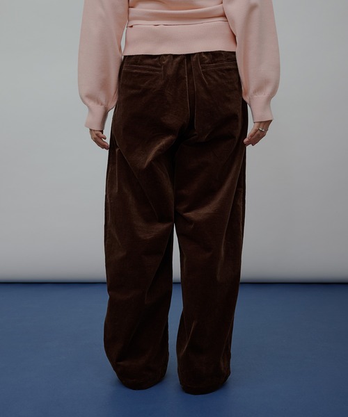 MUHET(ミュエータ)の「belted corduroy pants / ベルト付きコーデュロイパンツ(その他パンツ・レディース・ベージュ/ネイビー/ブラウン・SMALL/MEDIUM/LARGE)」の4枚目の写真
