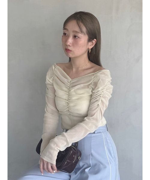 SNIDEL(スナイデル)の「ギャザーオフショルチュールトップス(Tシャツ/カットソー・レディース・ピンク/アイボリー/ブラック・F)」の4枚目の写真