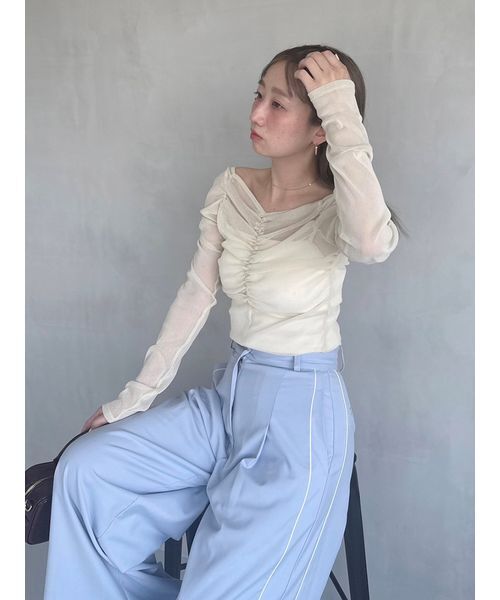 SNIDEL(スナイデル)の「ギャザーオフショルチュールトップス(Tシャツ/カットソー・レディース・ピンク/アイボリー/ブラック・F)」の6枚目の写真