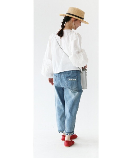sanpo kuschel(サンポクシェル)の「〈全3色〉立体花とぽわん袖トップス(シャツ/ブラウス・レディース・ホワイト/ベージュ/ブラック・FREE)」の14枚目の写真