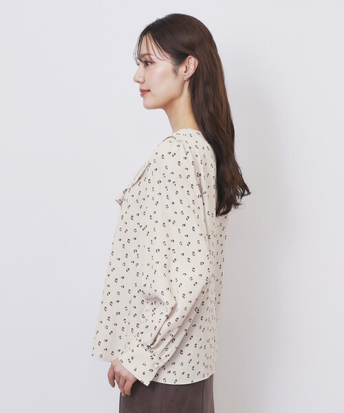 index(インデックス)の「Vネックフリルブラウス【洗濯機OK/イージーアイロン】(シャツ/ブラウス・レディース・ベージュ系その他4/サックスブルー/ブラウン系その他2・36/38/40/42)」の20枚目の写真