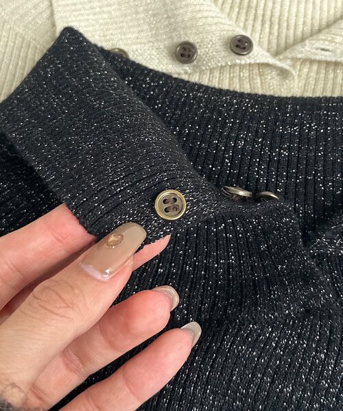 Thevon（ゼボン）の「【Mayu企画】2wayラメタートルニットプルオーバー（ニット/セーター・レディース・アイボリー/ブラック・FREE）」の7枚目の写真