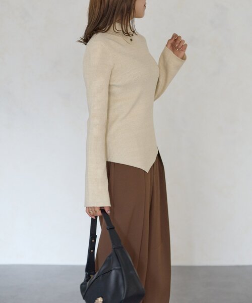 Thevon（ゼボン）の「【Mayu企画】2wayラメタートルニットプルオーバー（ニット/セーター・レディース・アイボリー/ブラック・FREE）」の11枚目の写真