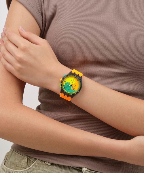 SWATCH(スウォッチ)の「SWATCH NEON SIGNAL FLAG(アナログ腕時計・レディース・ブラック・FREE)」の4枚目の写真