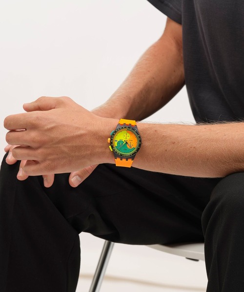 SWATCH(スウォッチ)の「SWATCH NEON SIGNAL FLAG(アナログ腕時計・レディース・ブラック・FREE)」の5枚目の写真