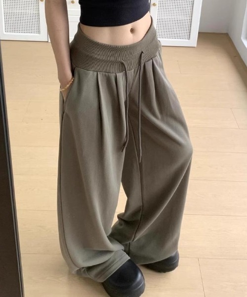 GEMEDA(ジェメダ)の「ワイドスウェットパンツ(スウェットパンツ・レディース・ダークベージュ/ネイビー・M)」の8枚目の写真