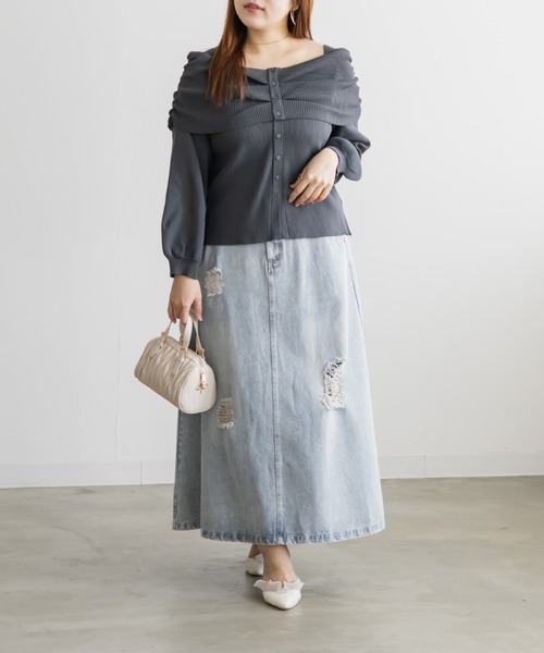 CLETTE(クレット)の「CLETTEオリジナルフロントボタンオフショル風長袖ニット(ニット/セーター・レディース・ピンク/ブラウン/チャコールグレー・LL/3L/4L)」の8枚目の写真
