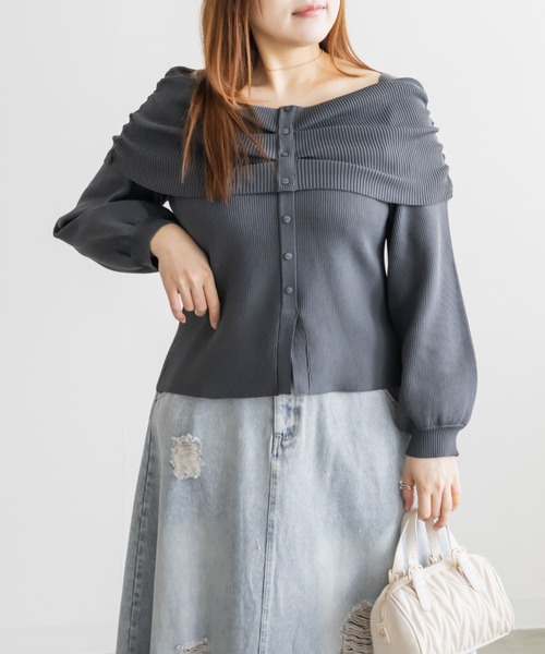 CLETTE(クレット)の「CLETTEオリジナルフロントボタンオフショル風長袖ニット(ニット/セーター・レディース・ピンク/ブラウン/チャコールグレー・LL/3L/4L)」の5枚目の写真