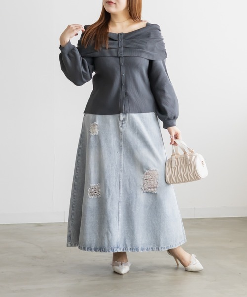 CLETTE(クレット)の「CLETTEオリジナルフロントボタンオフショル風長袖ニット(ニット/セーター・レディース・ピンク/ブラウン/チャコールグレー・LL/3L/4L)」の9枚目の写真