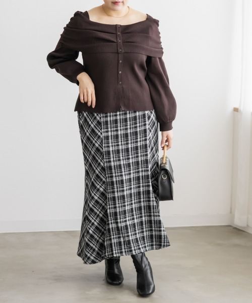 CLETTE(クレット)の「CLETTEオリジナルフロントボタンオフショル風長袖ニット(ニット/セーター・レディース・ピンク/ブラウン/チャコールグレー・LL/3L/4L)」の13枚目の写真