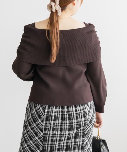 CLETTE(クレット)の「CLETTEオリジナルフロントボタンオフショル風長袖ニット(ニット/セーター・レディース・ピンク/ブラウン/チャコールグレー・LL/3L/4L)」の12枚目の写真