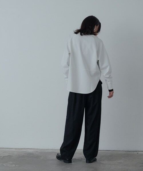GALLEST（ギャレスト）の「フォルムダンボールトップス（Tシャツ/カットソー・レディース・ホワイト/ブラウン系/ダークグレー・38）」の4枚目の写真