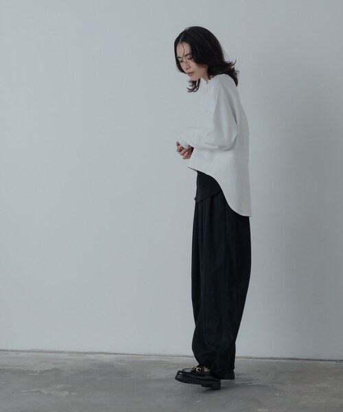 GALLEST（ギャレスト）の「フォルムダンボールトップス（Tシャツ/カットソー・レディース・ホワイト/ブラウン系/ダークグレー・38）」の5枚目の写真