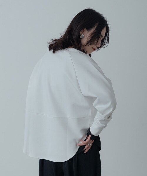 GALLEST（ギャレスト）の「フォルムダンボールトップス（Tシャツ/カットソー・レディース・ホワイト/ブラウン系/ダークグレー・38）」の7枚目の写真