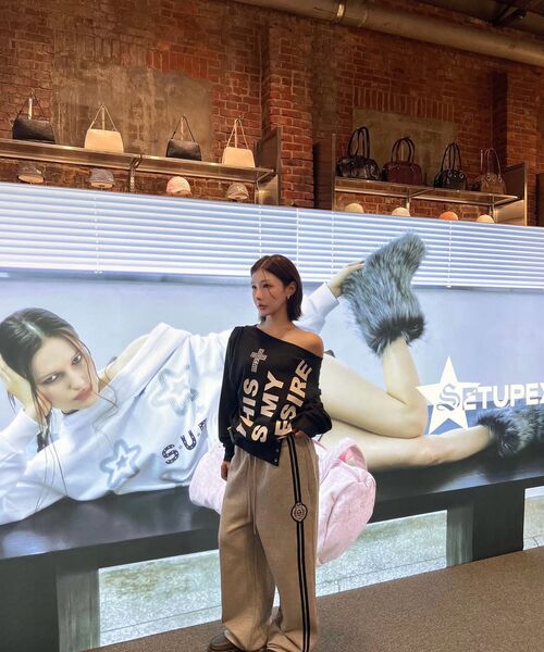 SETUP-EXE(セットアップイーエックスイー)の「PUNK WAPPEN SWEATPANTS / YELLOW(スウェットパンツ・レディース・その他・OS)」の5枚目の写真