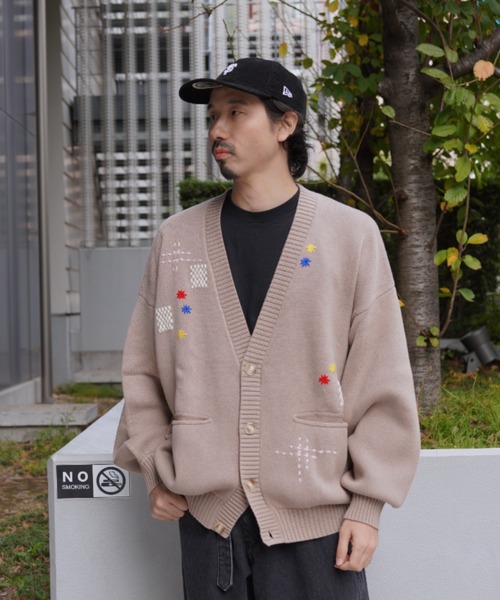 BEAVER（ビーバー）の「B omnivore/ビーオムニボー　HAND STITCH CARDIGAN ハンドステッチカーディガン（カーディガン/ボレロ・メンズ・サックスブルー/ブラック/ベージュ・M/L）」の3枚目の写真