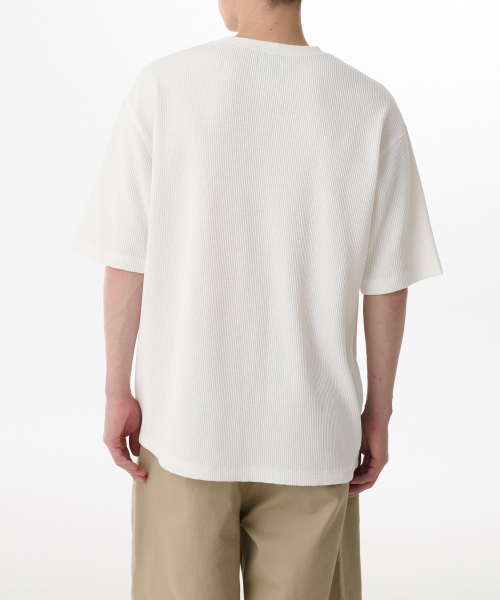 MUSINSA STANDARD（ムシンサスタンダード）の「ワッフルリラックスドクルーネックTシャツ[アイボリー]（Tシャツ/カットソー・メンズ・その他・SMALL/MEDIUM/LARGE/X-LARGE/XX-LARGE/XXX-LARGE）」の2枚目の写真