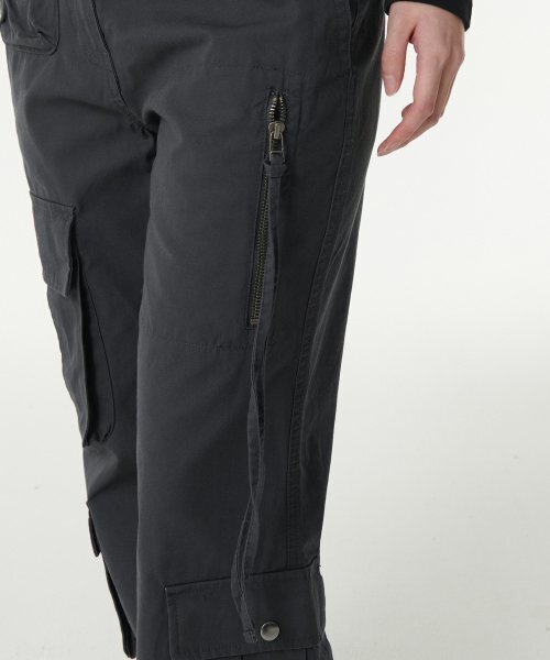 MUSINSA STANDARD WOMAN（ムシンサスタンダードウーマン）の「ウィメンズセミブーツカットユーティリティカーゴパンツ[ダークグレー]（その他パンツ・レディース・その他・30/24/27/28/29/25/26）」の7枚目の写真
