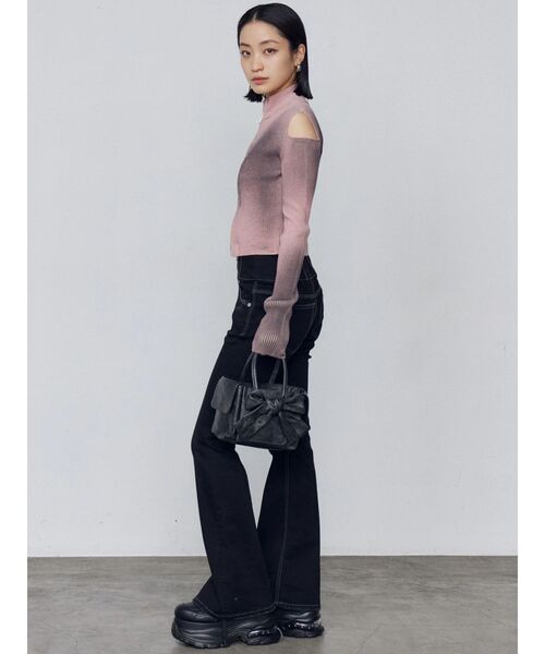 EMODA（エモダ）の「スーパーハイウエストフレアパギンス（デニムパンツ・レディース・ブラック/ライトブルー・X-SMALL/SMALL/MEDIUM）」の6枚目の写真