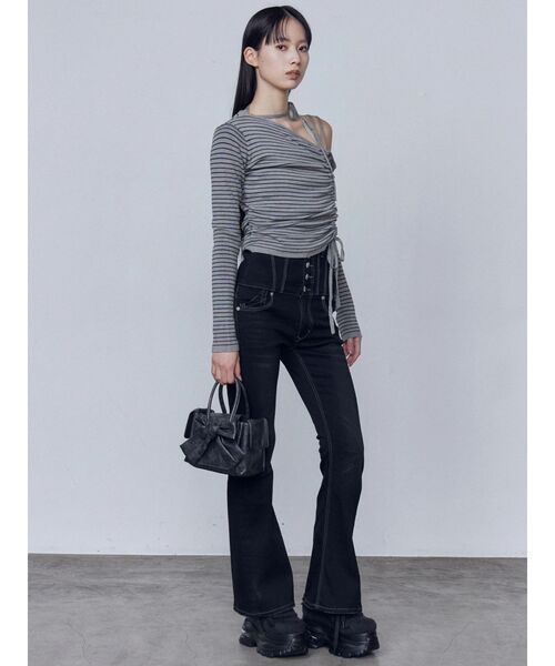 EMODA（エモダ）の「スーパーハイウエストフレアパギンス（デニムパンツ・レディース・ブラック/ライトブルー・X-SMALL/SMALL/MEDIUM）」の15枚目の写真