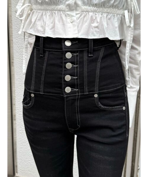 EMODA（エモダ）の「スーパーハイウエストフレアパギンス（デニムパンツ・レディース・ブラック/ライトブルー・X-SMALL/SMALL/MEDIUM）」の17枚目の写真