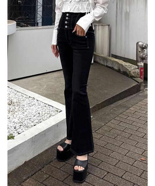 EMODA（エモダ）の「スーパーハイウエストフレアパギンス（デニムパンツ・レディース・ブラック/ライトブルー・X-SMALL/SMALL/MEDIUM）」の19枚目の写真