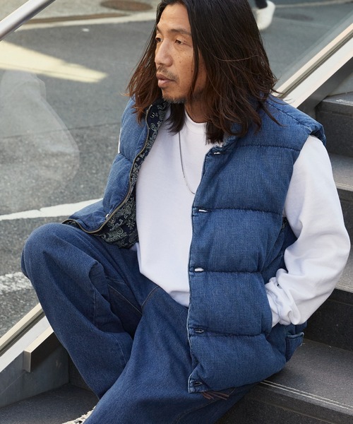 REMI RELIEF（レミレリーフ）の「REMI RELIEF/レミレリーフ ナチュラル加工 デニムダウンベスト（ダウンベスト・メンズ・ブルー/ライトブルー・M/L/XL）」の4枚目の写真