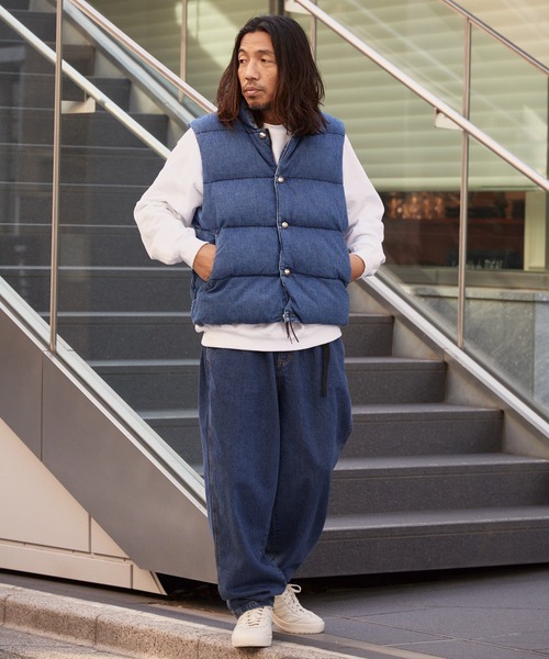 REMI RELIEF（レミレリーフ）の「REMI RELIEF/レミレリーフ ナチュラル加工 デニムダウンベスト（ダウンベスト・メンズ・ブルー/ライトブルー・M/L/XL）」の5枚目の写真