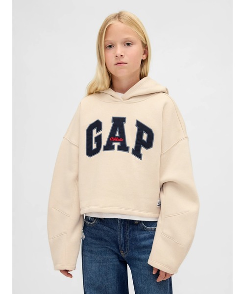 GAP（ギャップ）の「オーバーサイズ バレルスリーブ GAPロゴパーカー (キッズ)（パーカー・キッズ・ネイビー/レッド/アイボリー/ブラック・160cm/120cm/130cm/140cm/150cm）」の2枚目の写真