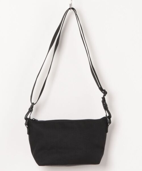 Manhattan Portage（マンハッタンポーテージ）の「ZUCCOTTI CLUTCH Pokemon 25（ショルダーバッグ・メンズ・ブラック・X-SMALL）」の4枚目の写真