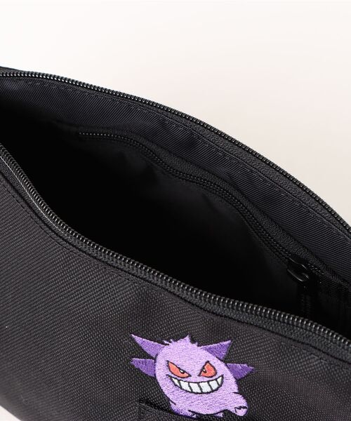 Manhattan Portage（マンハッタンポーテージ）の「ZUCCOTTI CLUTCH Pokemon 25（ショルダーバッグ・メンズ・ブラック・X-SMALL）」の2枚目の写真