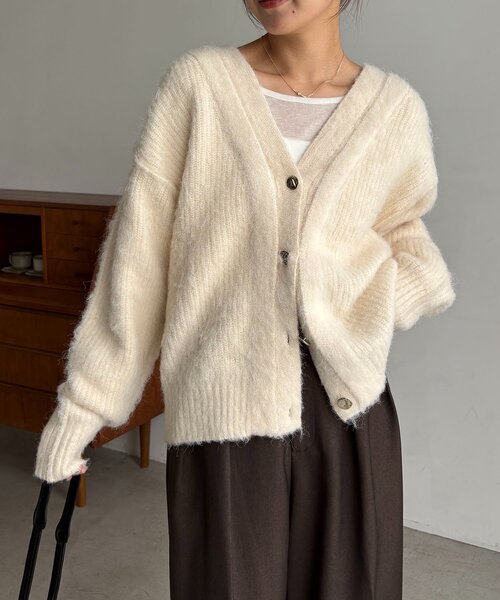 ニュアンスボタンレイヤード風カーディガン レマージュ CAPRICIEUX LE'MAGE（カプリシューレマージュ）の「ニュアンスボタン