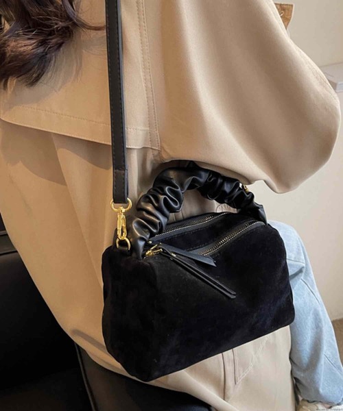 VIBGYOR（ヴィブジョー）の「Liaa/スエード 2way ショルダーバッグ A18720（ショルダーバッグ・レディース・ブラック/ブラウン/ダークブラウン・FREE）」の5枚目の写真